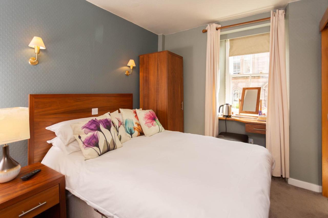 Queens Head Hotel Berwick Upon Tweed Esterno foto
